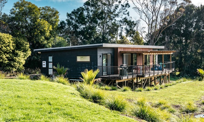 Surfdale House | Pet-Friendly Kereru Villa with Ocean View at Putaki Bay