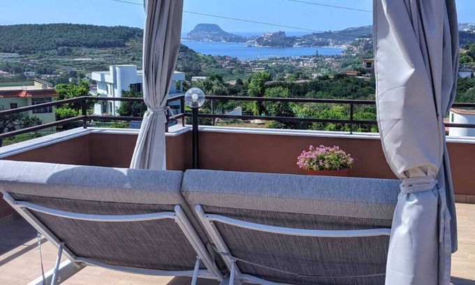 Licola Bed & Breakfast | Inviting Puteoli House: Family-Friendly with Pool & Breakfast