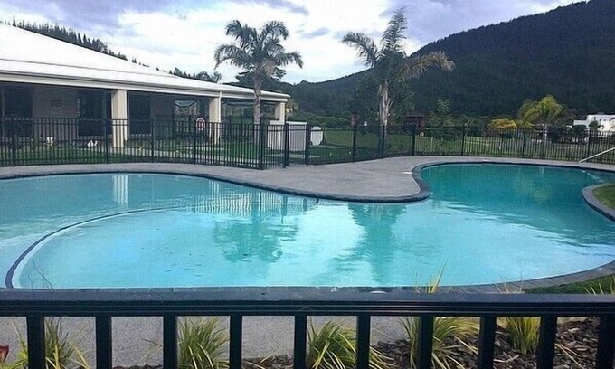Pauanui Cottage | Relax at Putt it at Pauanui - Family-Friendly Oceanfront Home