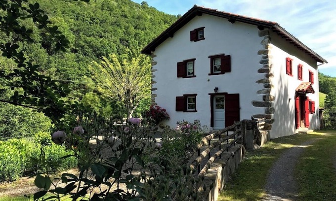Banca House | Pet-Friendly GETAWAY at PUTTIKO - BANCA Gîte for Families