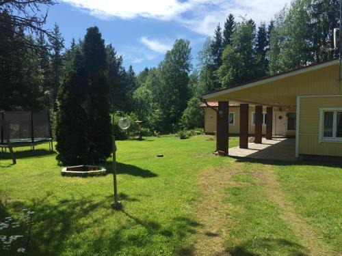 Pyhtaa Villa | Discover Pyhtää Garden Villa: Pet-Friendly Retreat with Ocean Views
