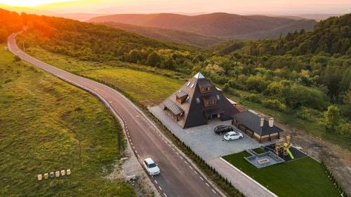Ramet Cabin | Pet-Friendly Retreat at Pyramids Haven - Rated 8.5/10