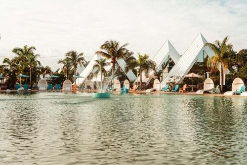 San Carlos Park Hotel | Discover Pyramids in Florida: Oceanfront Oasis Awaits