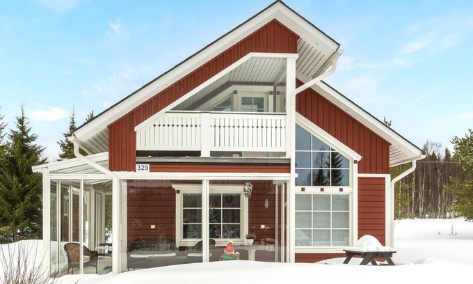Sonka House | Relax at Pyrykieppi - Top-Rated Lake View Retreat