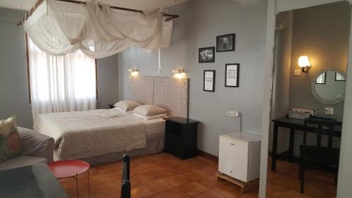 Oyster Bay Bed & Breakfast | Q-Bar & Guesthouse
