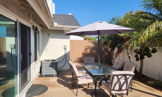 Bay Terraces House | Q Bed, Private Room, w/A/C, WiFi, Desk, Smart TV & Keyless Lock - San Diego