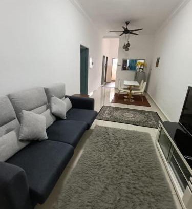 Temerloh House | Welcoming Q&R Homestay Residence with Family-Friendly Amenities