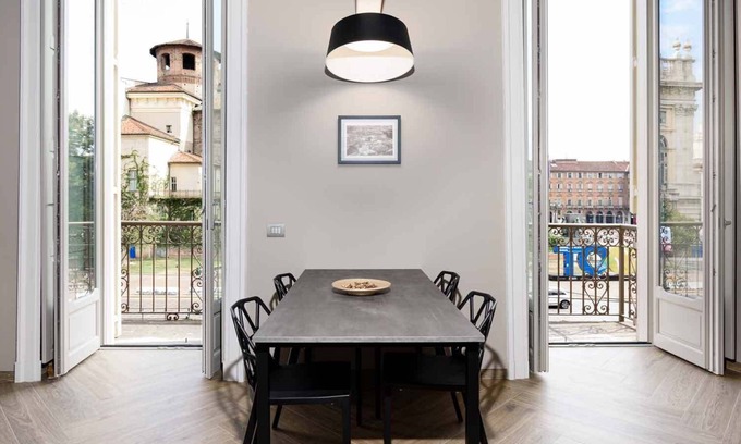Historic Centre House | Discover Comfort at Q71 Timeless Suite with Breakfast & Kitchen