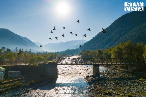 Gund Villa | Premier StayVista at Qaraar - 4-Star, Family Friendly Escape