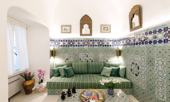 Capri Apartment | Elegant Qasar Suite in Capri's Piazzetta - Guest Rated 9.8