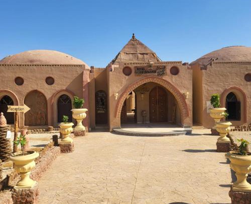 El Kharga Hotel | Relax at Qasr El Bagawat Hotel: Family-Friendly Getaway