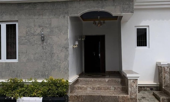 Jos Hotel | Inviting Qeesh Quintessential Apartments with Family Amenities