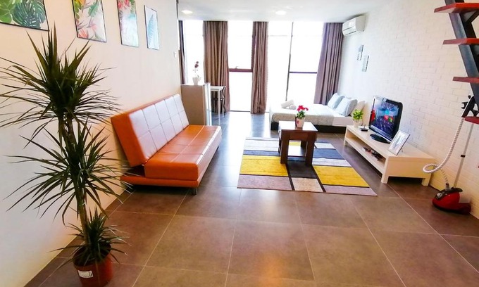 Damansara Perdana House | Pet-Friendly Qrac Deluxe Suite in Petaling Jaya Awaits
