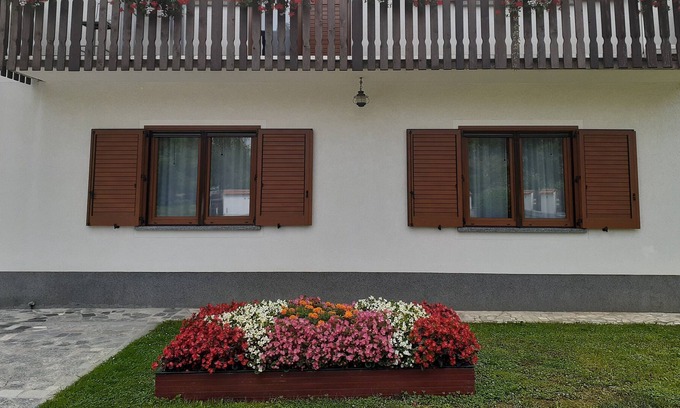 Dreznik Grad House | Spacious Quadruple Room with Balcony and Kitchen Amenities