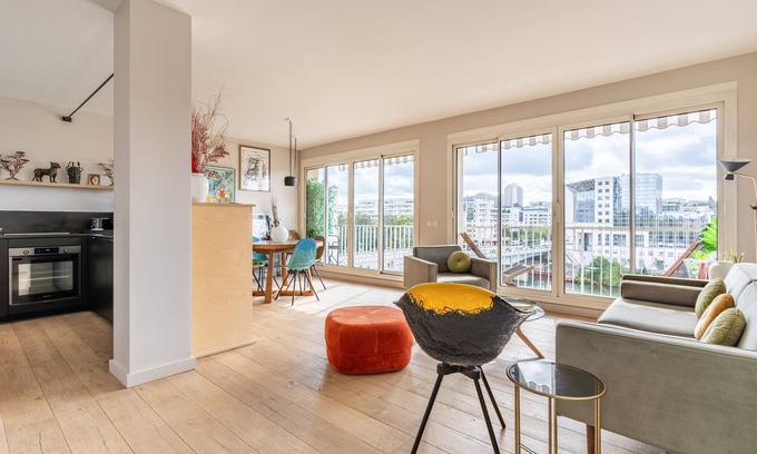 Billancourt–Rives de Seine Apartment | Quai de Seine - Relax by the River with Family Amenities