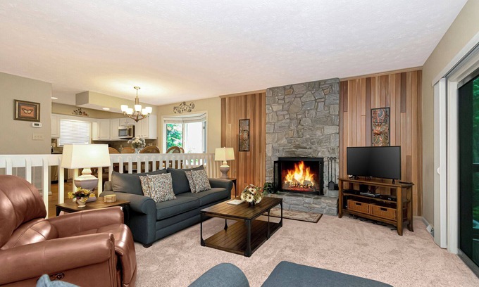 Blowing Rock Condo | Top-Rated Chetola Resort 2 BR Condo with Indoor Pool Access