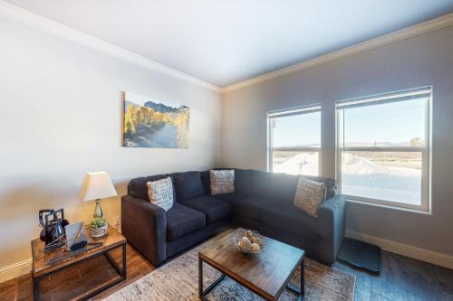 Fraser House | Relax at Quail Nest with Hot Tub and Family-Friendly Comfort