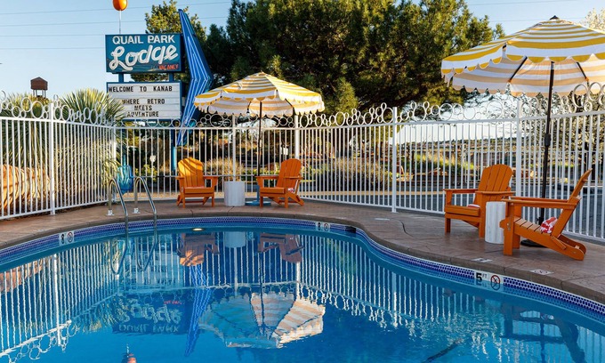 Kanab Hotel | Quail Park Lodge: Guest Rated 10/10 with Pool & Dining