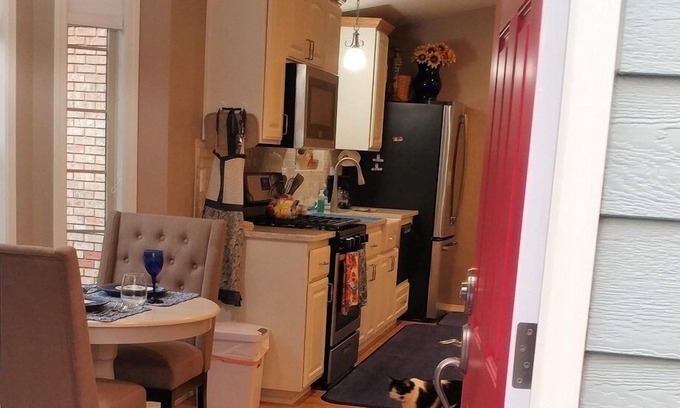 Southeast Bend Apartment | Pet-Friendly Quail View Bend: Your Ideal Studio Retreat