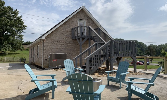 Bean Station Apartment | Cozy Loft Retreat by Cherokee Lake - Perfect for Families!