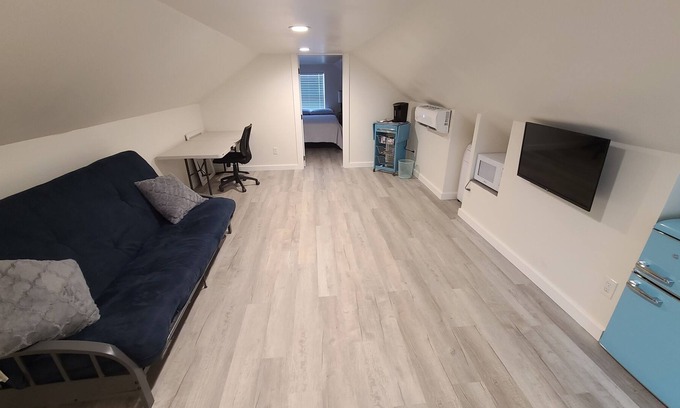 Childersburg House | Quaint 1 bedroom upstairs loft, new construction in 2021, 8 mins from Sylacauga.