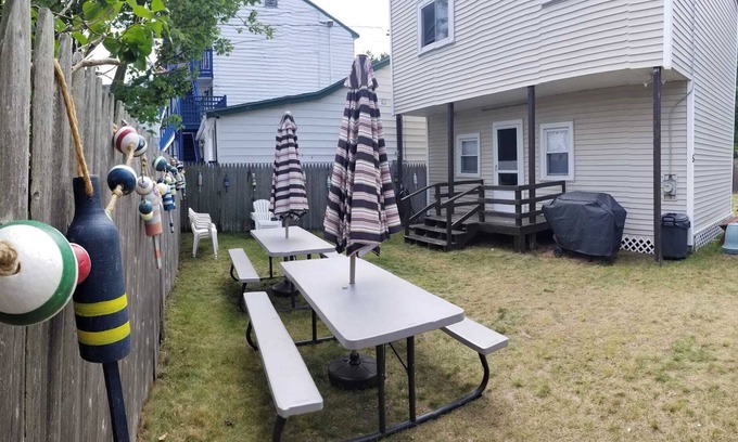 Old Orchard Beach Cottage | Charming 2-Bedroom Cottage with Ocean View and Private Yard