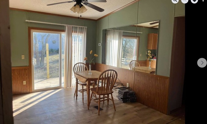 California Cottage | Quaint 3-bedroom cottage on working farm in small rural America. Pet friendly