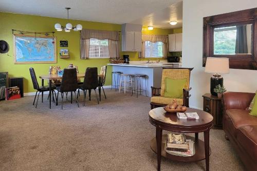 Pear Park House | Cozy Cottage Retreat Near Palisade Wineries & Spa