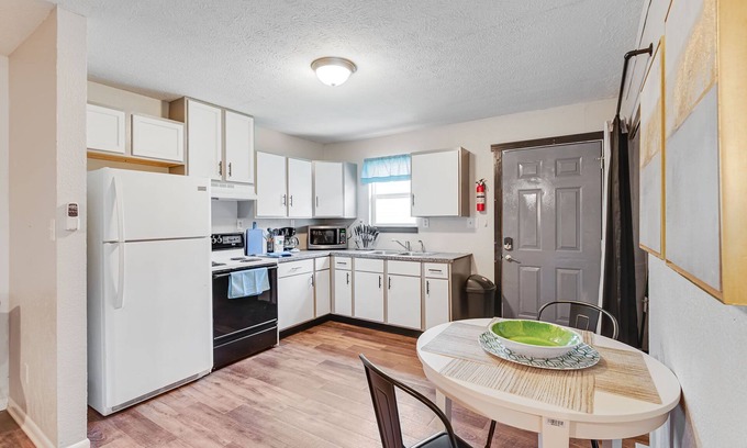 Kokomo Condo | Relaxing Getaway in City of First with Pool and Spa