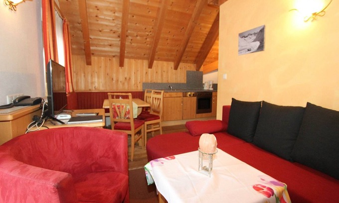 Huben Apartment | Cozy Längenfeld Apartment with Sauna & Spa Amenities