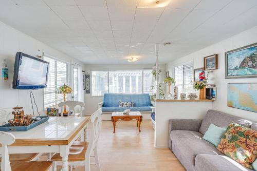 Avalon House | Charming Avalon Cottage Steps from Beach with Ocean Views