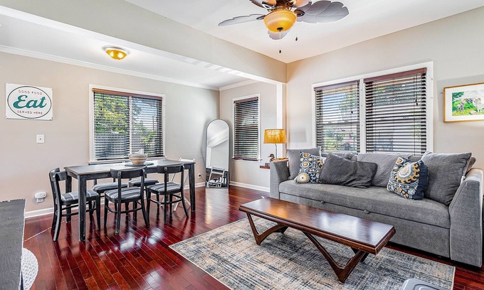 Three Oaks House | Budget-Friendly Getaway: Dog-Friendly Home Near Downtown