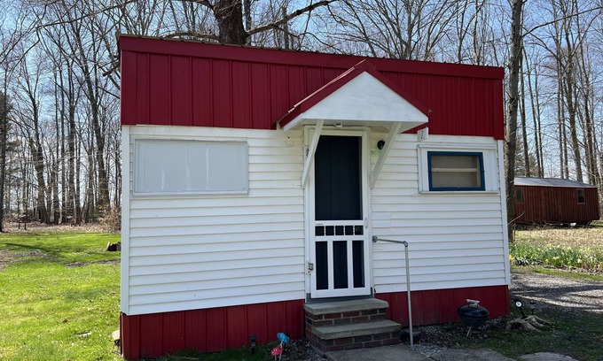 Westford Cabin | Quaint Cabin #1 at Pymatuning Lake - Guest Rated 10/10