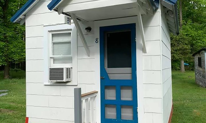 Westford Cottage | Pet-Friendly Cabin #8 with Pool and Lake Views