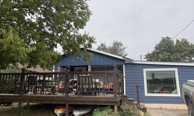 Medicine Park House | Cozy Cabin with Ocean View - Guest Rated 9.8/10