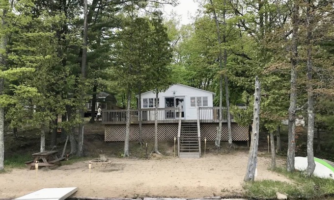 Traverse City Cabin | Cozy Cabin on Bass Lake - Pet Friendly & Close to Dining