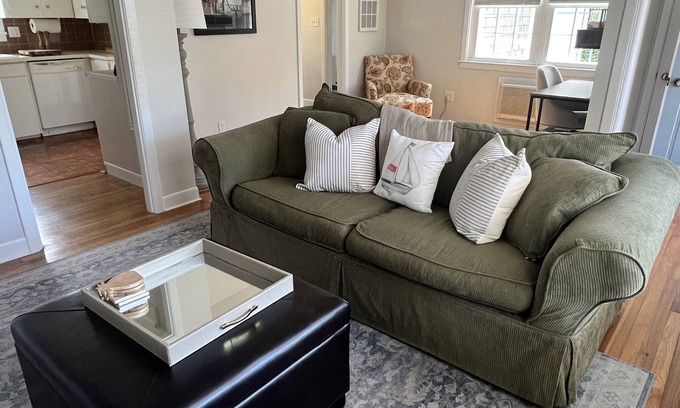 Dartmouth Apartment | Charming Oceanfront Cottage in Padanaram with Spa & Pool