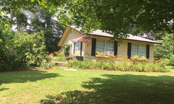 Fredericktown Cottage | Idyllic Cottage Near St. Francis River with Starry Nights