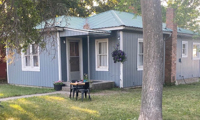 Plains House | Charming Cottage in Town with Family-Friendly Amenities
