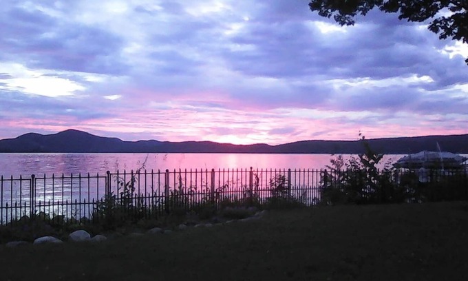 North Lake George Cottage | Charming Lakeview Cottage with Breakfast and Family Amenities