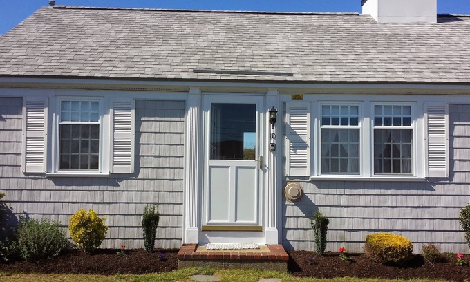 West Dennis Cottage | Charming Cottage Steps from West Dennis Beach with Ocean View