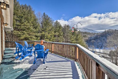 Creston House | Cozy Creston Hideaway with Mountain Views & Hot Tub Access