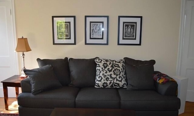 Knox - Henderson Apartment | Delightful Duplex Near Lower Greenville with Spa & Pool