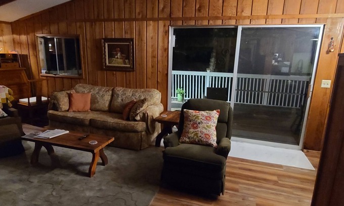 Cumberland Cabin | Charming Northwoods Lake Cabin - Pet Friendly Retreat