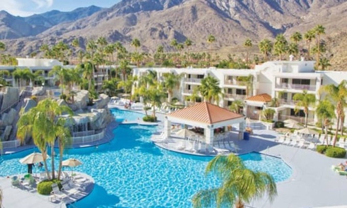 Canyon Corridor Condo | Charming Jr Villa at Palm Canyon Resort with Pool & Kitchenette