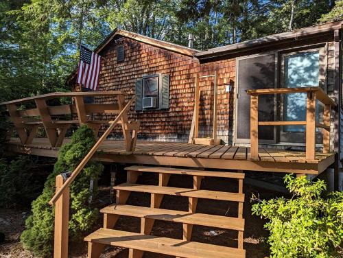 South Effingham House | Quaint Lakeside Cabin for a Peaceful Family Getaway Surrounded by Nature by Province Lake in New Hampshire