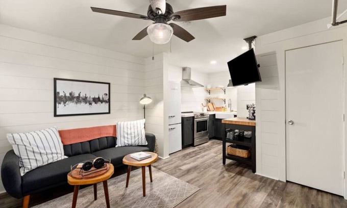 Auburn Apartment | Experience Game Day Comfort with Family-Friendly Amenities