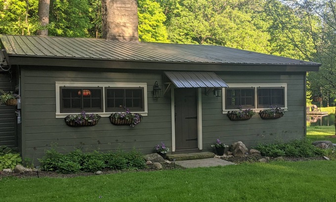 Wooster Cabin | Cozy Cabin with Private Hot Tub & Stone Fireplace
