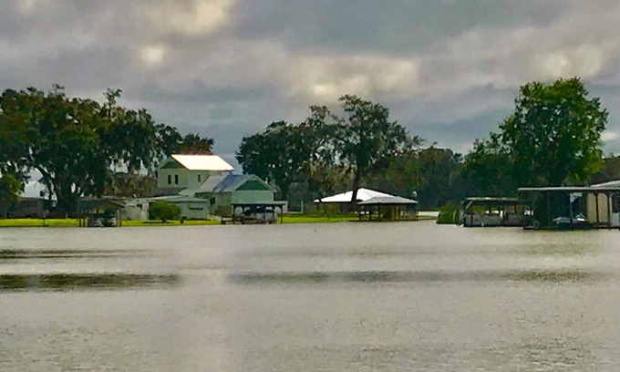 Tavares House | Charming Lakeside Retreat with Spa & Breakfast - Rated 9.8