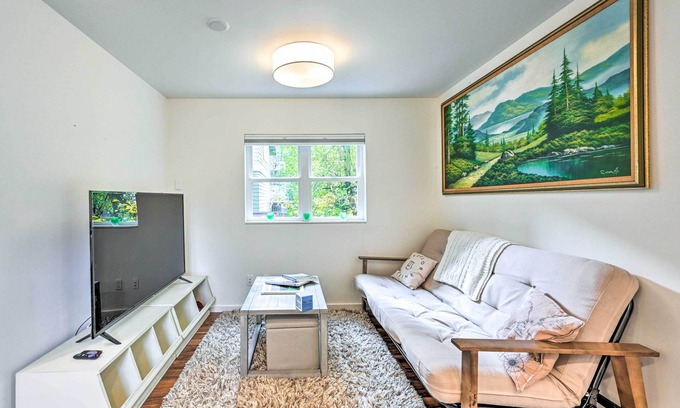 Minor Apartment | Charming Seattle Retreat: Steps from Capitol Hill & Spa